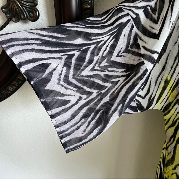 C Est. 1946 Women’s Animal Print Open Front Black White Green Orange Kimono NWOT - Picture 6 of 16